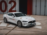 Za volantem mustangu